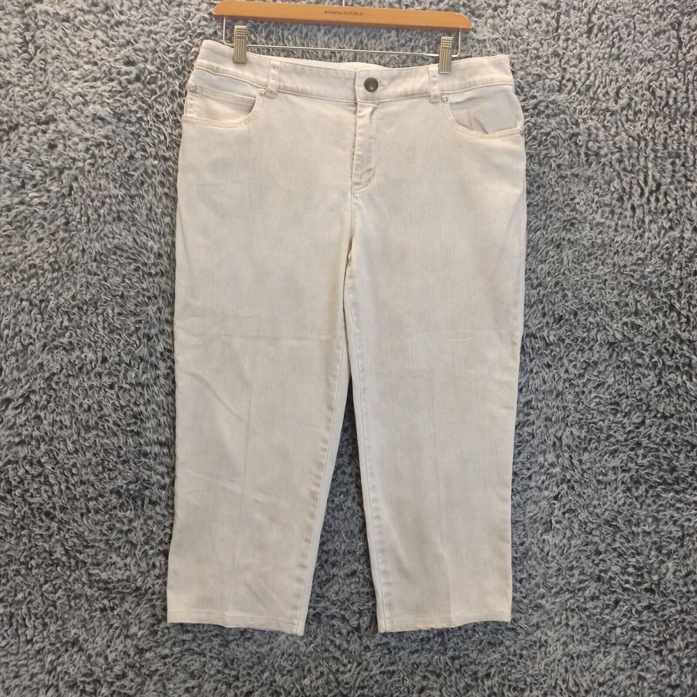 Chico's 1.5 Platinum Capri Jeans Women 10 Beige Ultimate Fit Straight Leg Denim